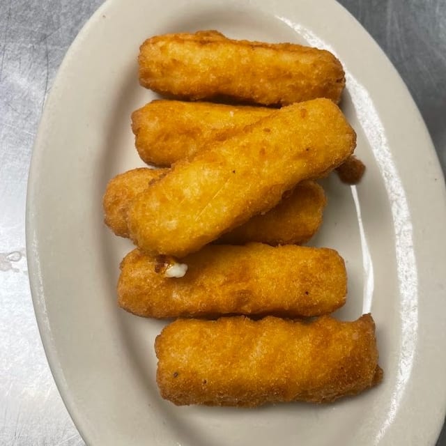 Mozzarella Sticks (6).